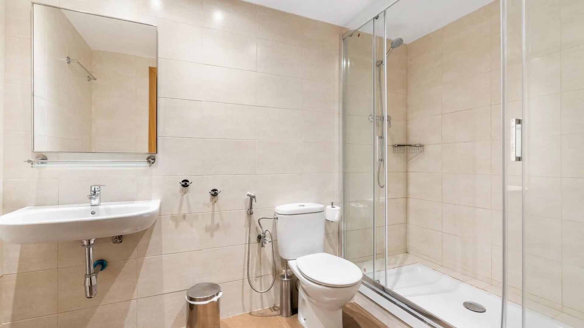 Apartament Flateli Pelayo H3 Barcelona 0*,  Hiszpania